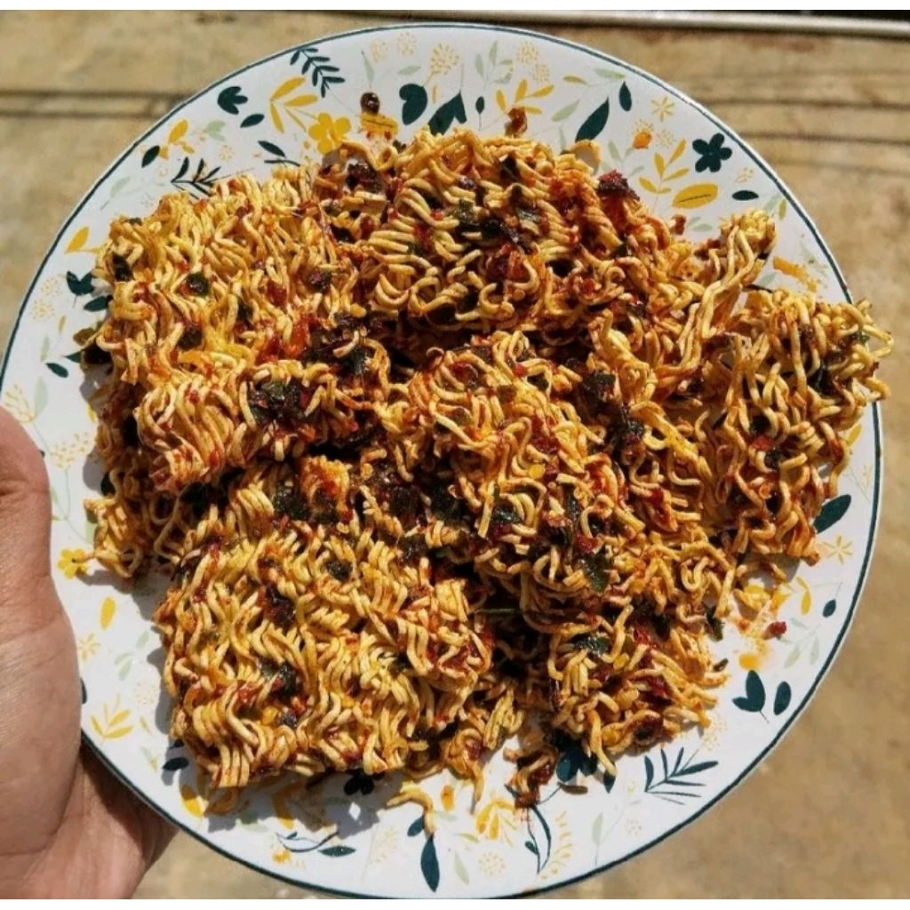 

MIE KERING/MIE KREMES VIRAL BUMBU MELIMPAH CHILI OIL 250GR