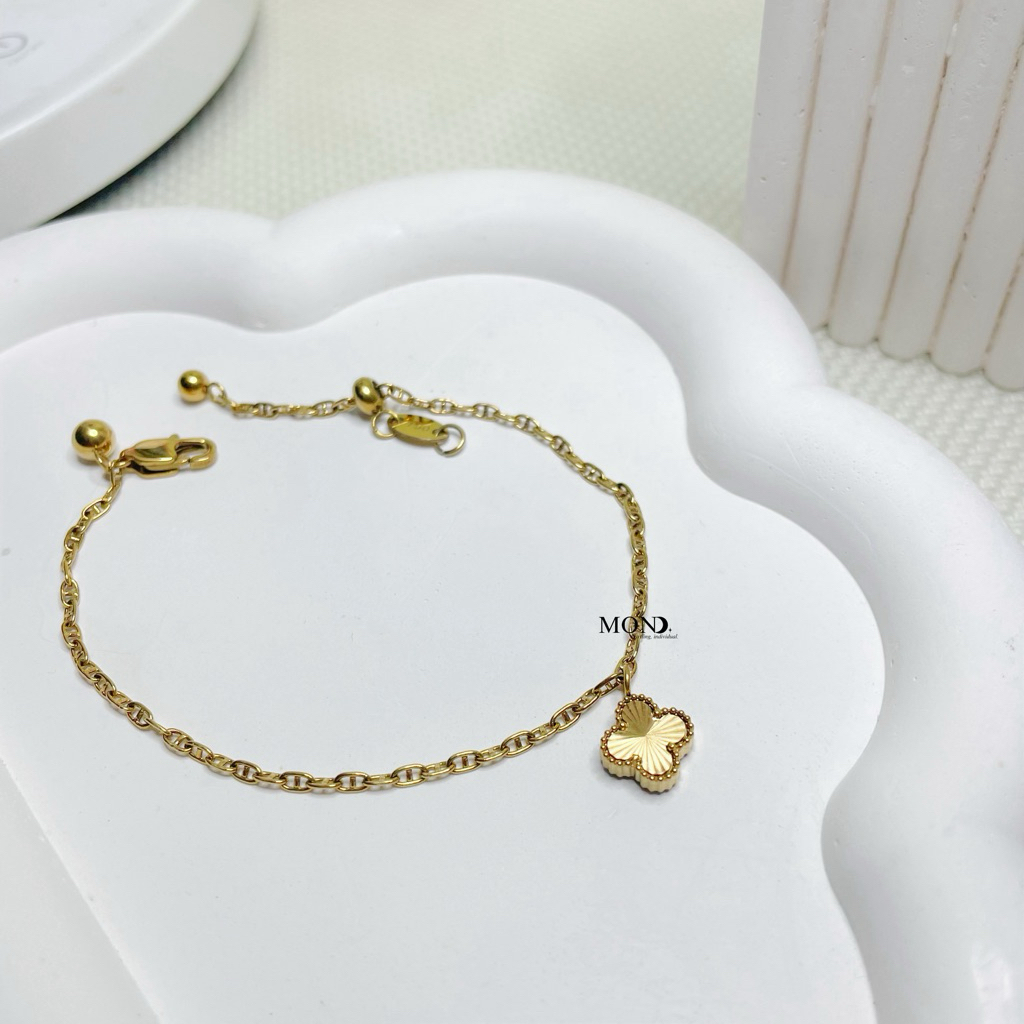 gelang clover emboss 750