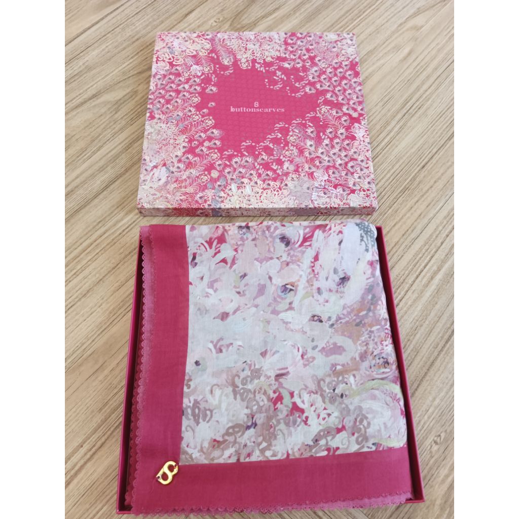 Buttonscarves Ederra Dahlia