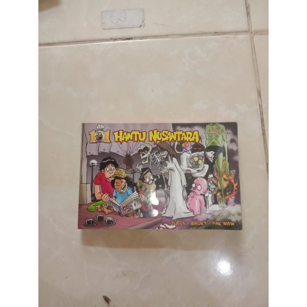 BUKU 101 HANTU NUSANTARA
