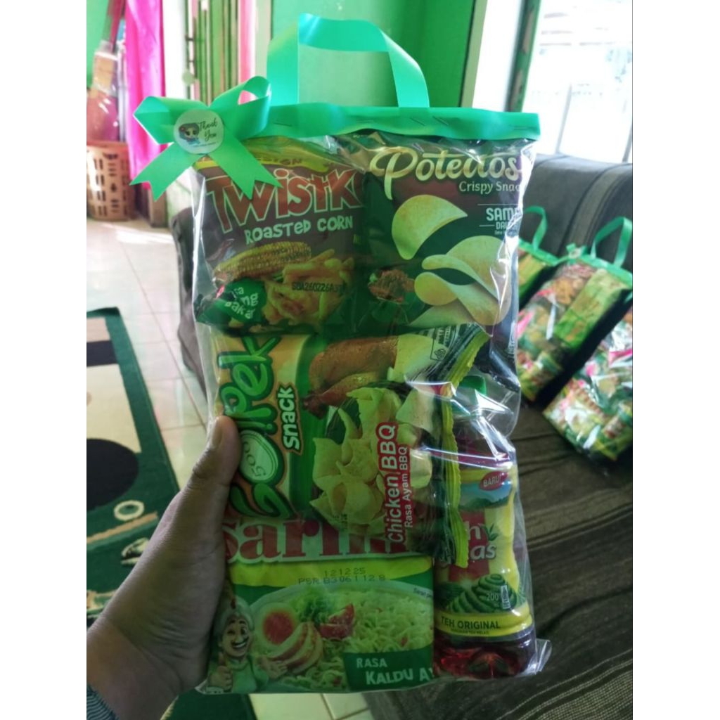 

Bingkisan Makanan Ringan Untuk Berbagai Acara