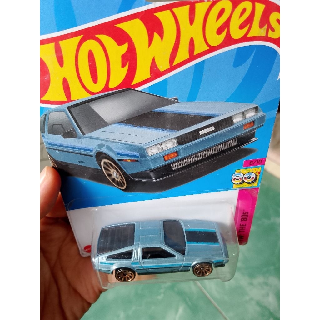 hot wheels DMC Delorean