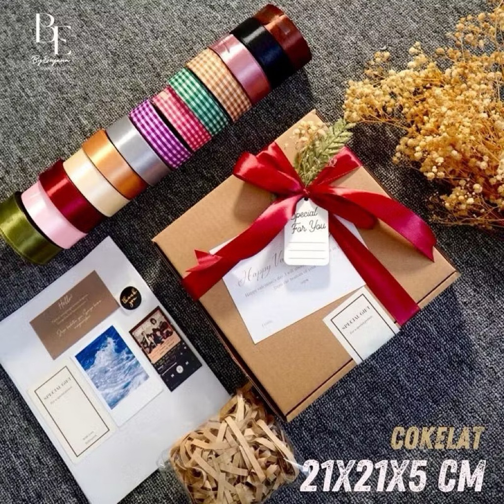 

Paket Hampers Ulang Tahun / Gift Box / Kotak Kado / Box Hampers / Giftbox Ultah, Gift Wisuda Gift Anniversary, Gift Wedding / Hadiah Kado Ultah