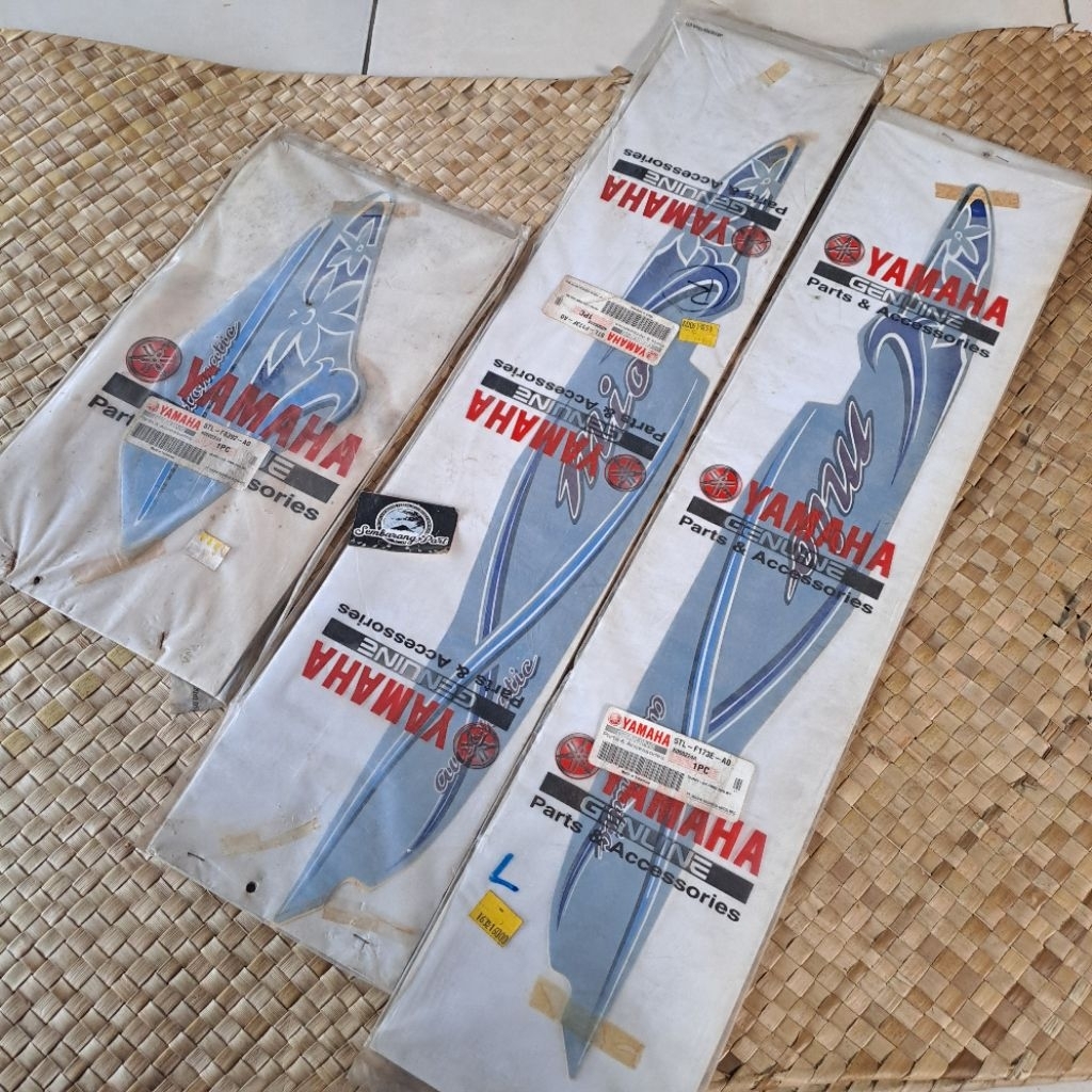 DECAL STIKER STICKER STRIPING BODY YAMAHA MIO SPORTY BIRU TELUR ASIN ORIGINAL