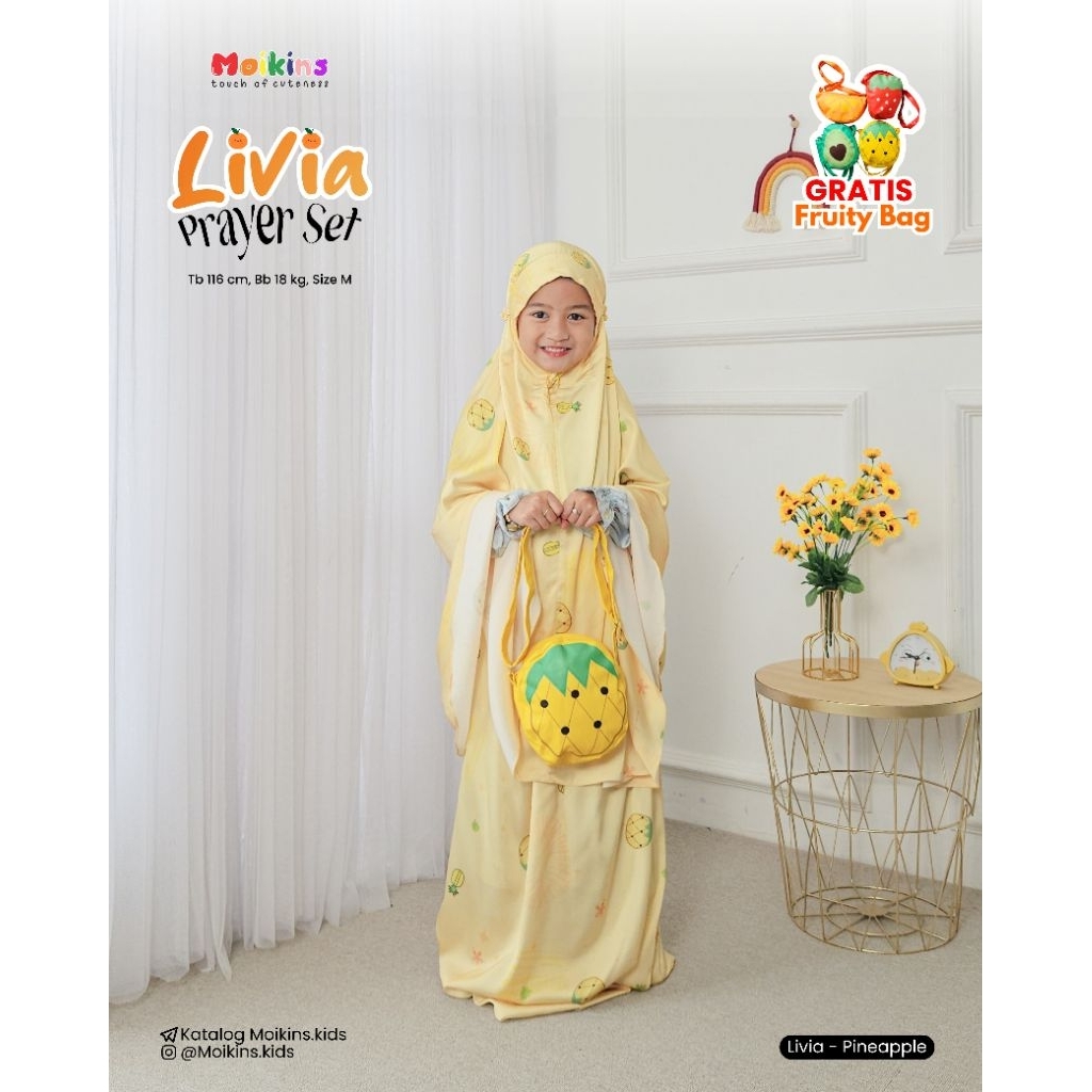 Livia Prayer Set