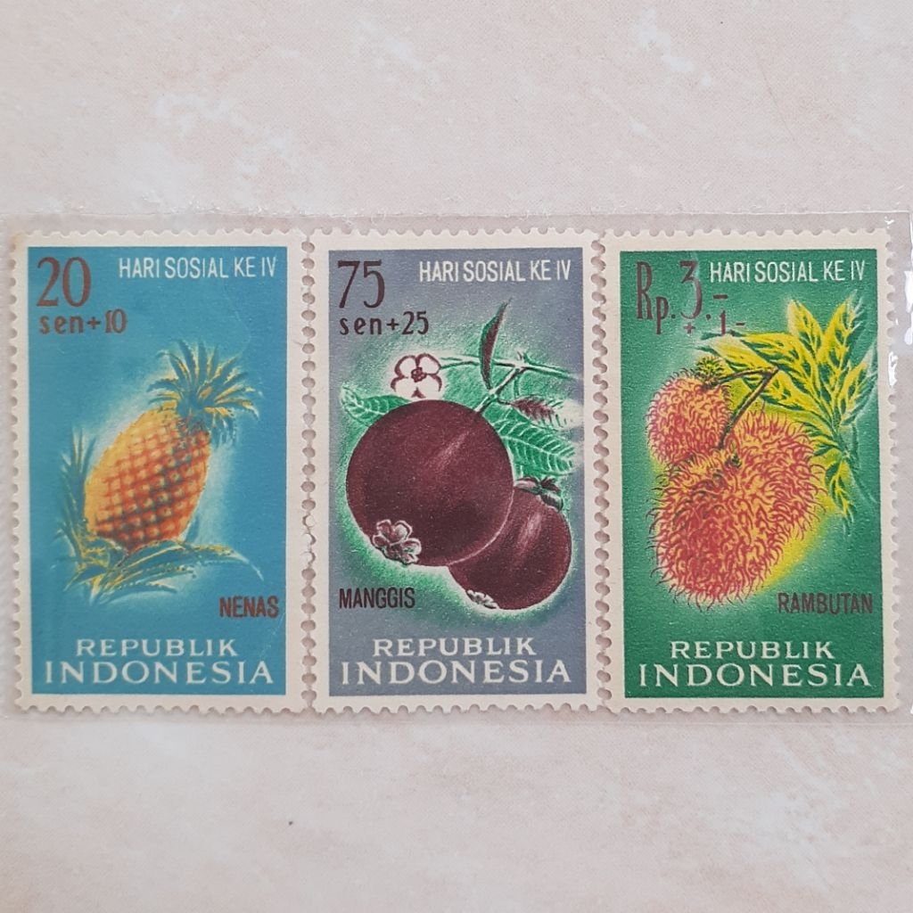 

(O) Perangko Indonesia Buah-Buahan Tahun 1961 set lengkap 3pcs