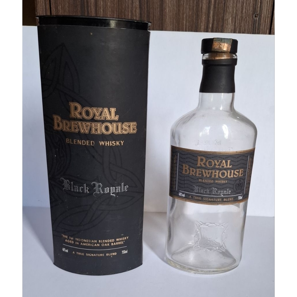 Botol koleksi Royal Brewhouse Black Royale