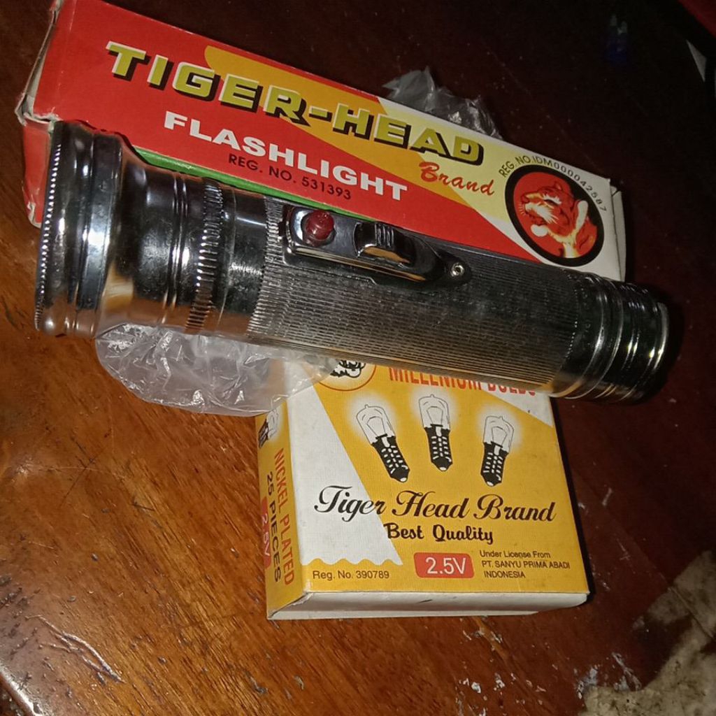 Senter Jadul Vintage Antik Tiger Head NOS