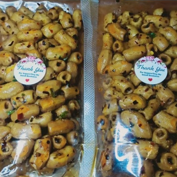 

MAKARONI BANTET PEDAS GURIH DAN ORIGINAL BAWANG KEMASAN 250-500 GRAM