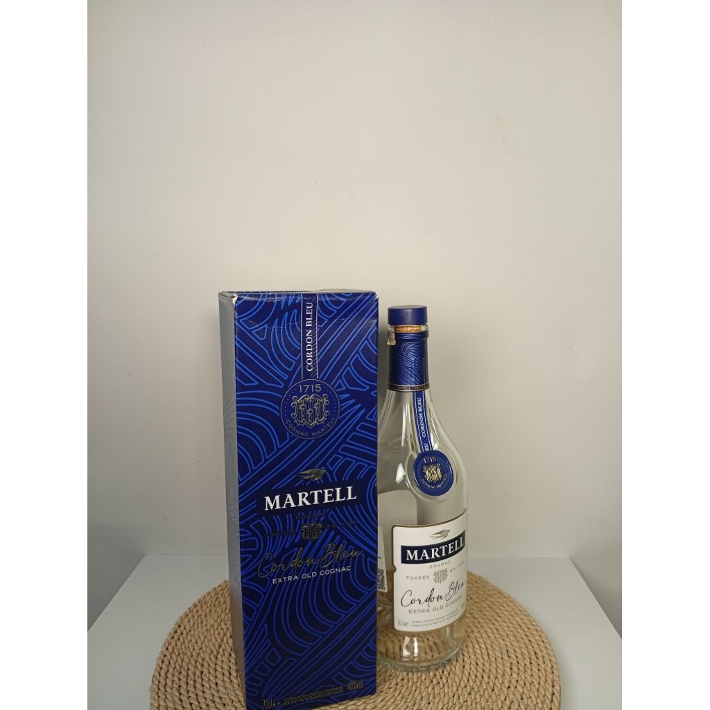 Botol+Box Pajangan Hiasan Dekorasi Martell Cordon Blue 750ml
