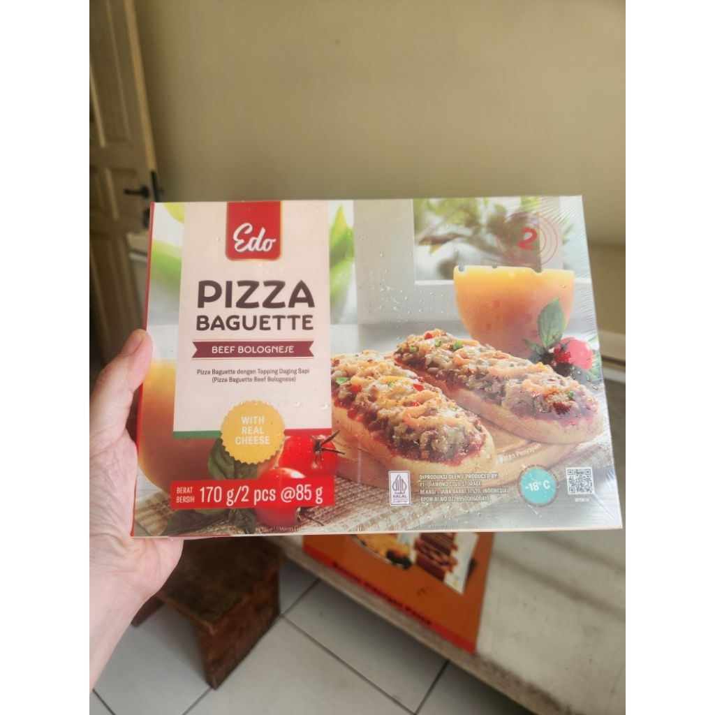 

pizza baguette beef bolognaise