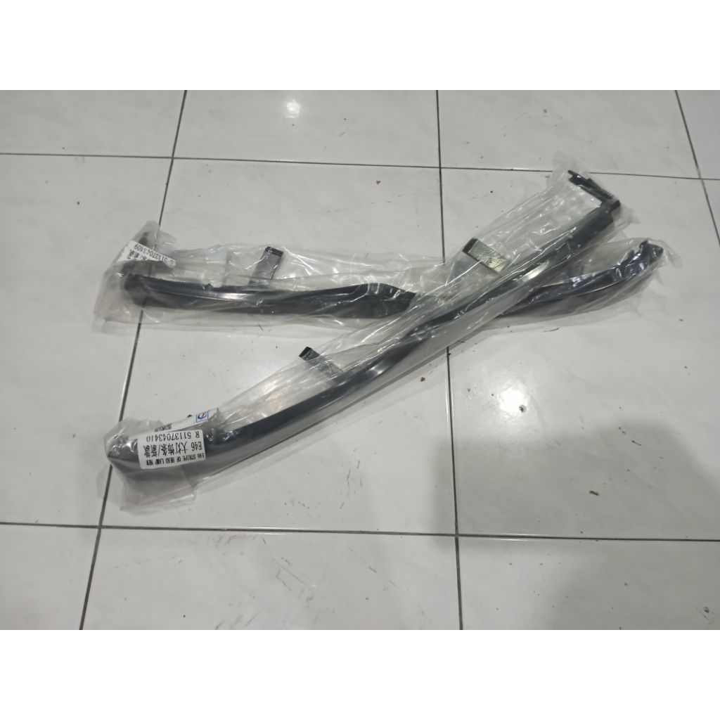 lis bawah lampu bmw e46 facelift