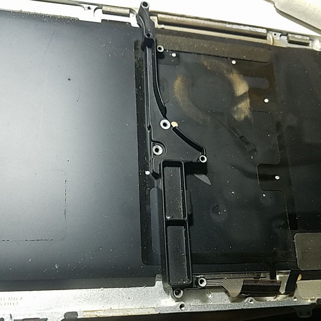 bracket bricket pengunci penahan mesin mobo motherboard MacBook Pro Mid 2009 13inch A1278