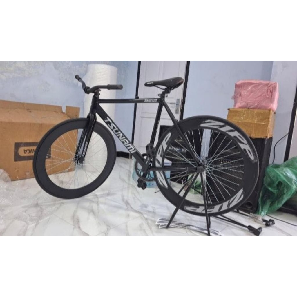 Fixie Tsunami hitam