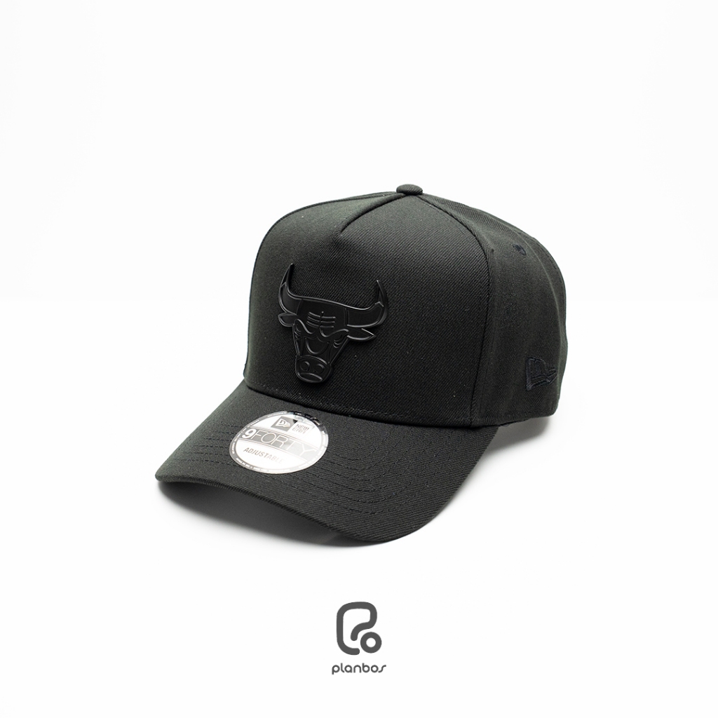 TOPI NEW ERA A FRAME ORIGINAL CHICAGO BULLS LOGO METAL BLACK