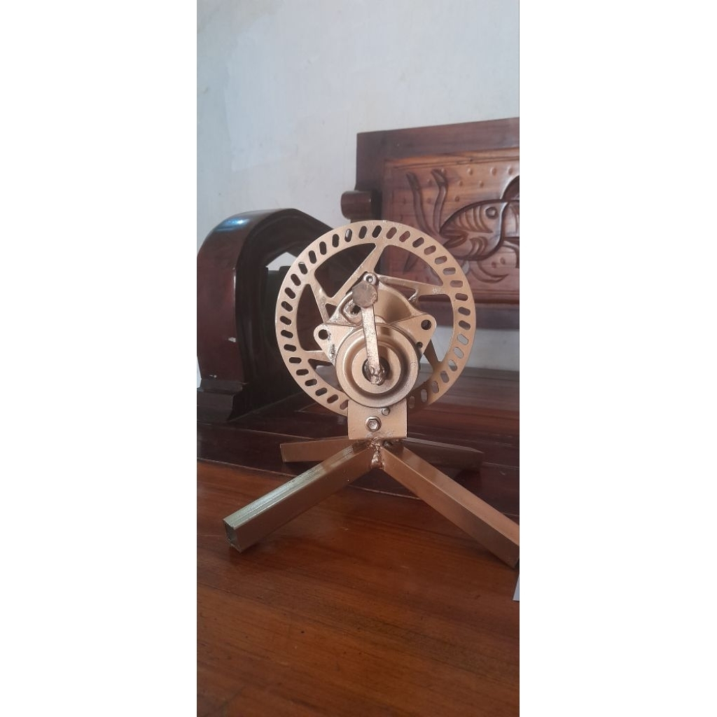 Kerekan layangan Dinamo / Penggulung Senar model Piringan Capit