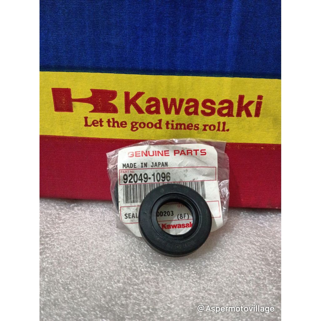 seal roda belakang kanan Athlete original kawasaki 92049-1096