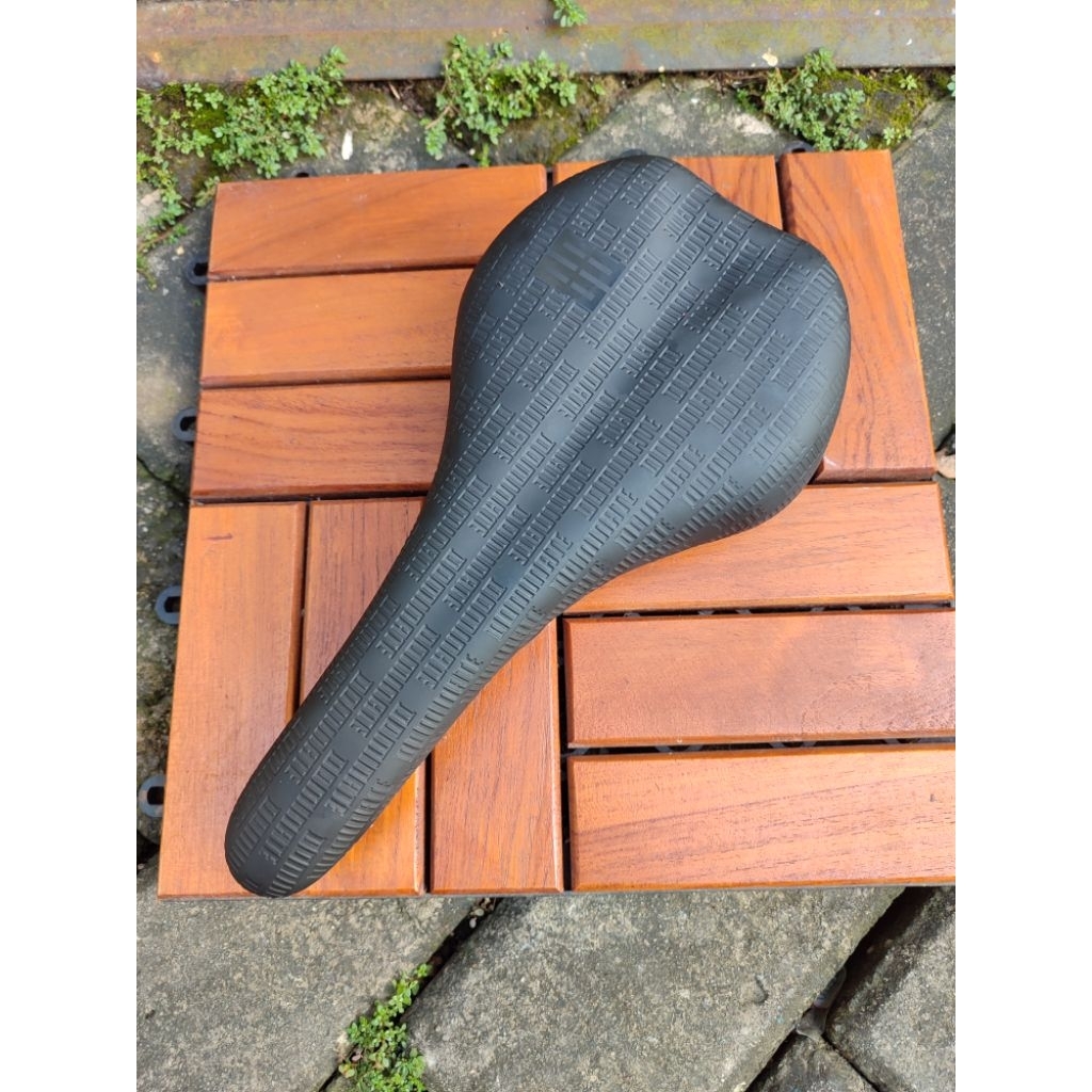 Sadel Sepeda MTB DOMINATE enak nyaman bukan entity nautilus selle