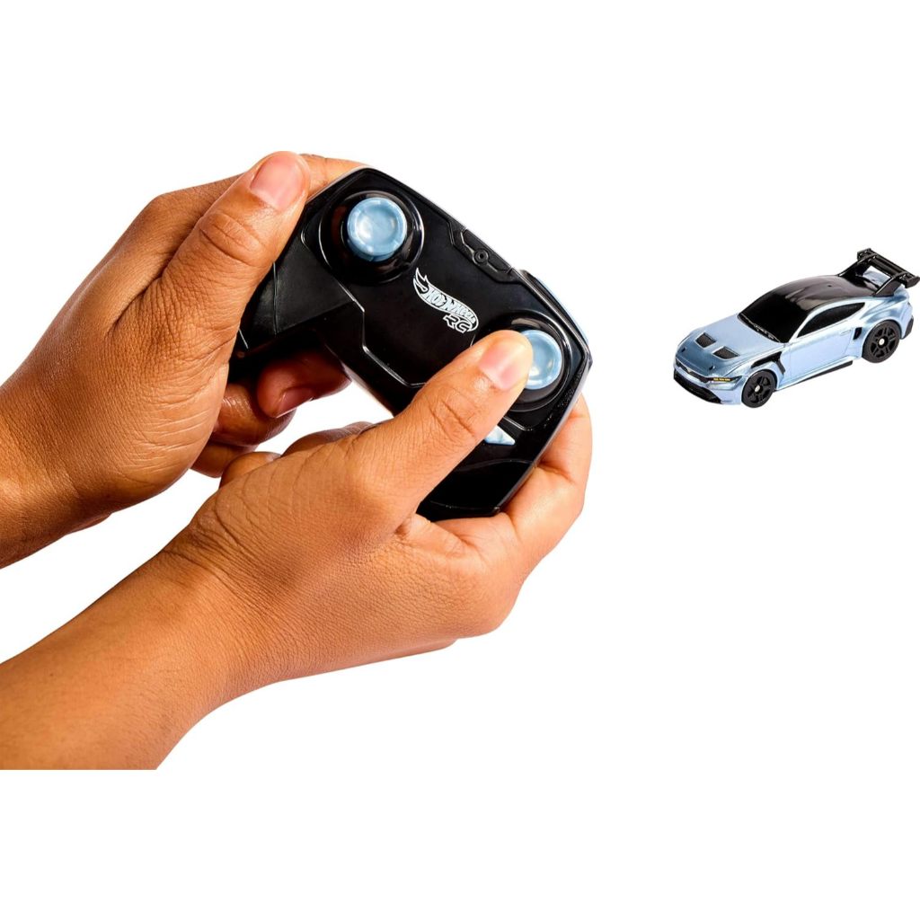 TERJAMIN ASLI MOBIL MAINAN RC HOT WHEELS, FORD MUSTANG SKALA 1:64 DENGAN REMOTE CONTROL FUNGSI