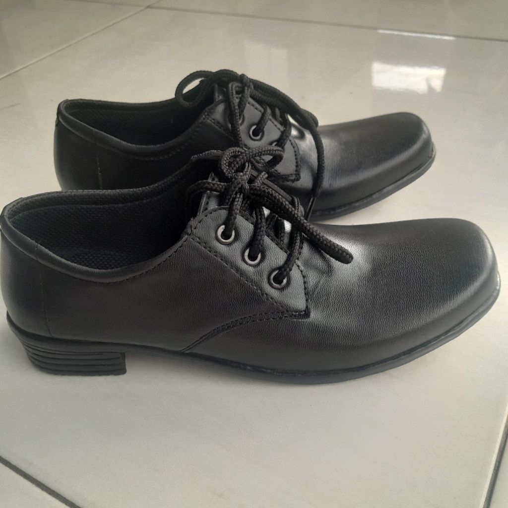 sepatu pantofel kulit cewek tali sepatu sekolah wanita