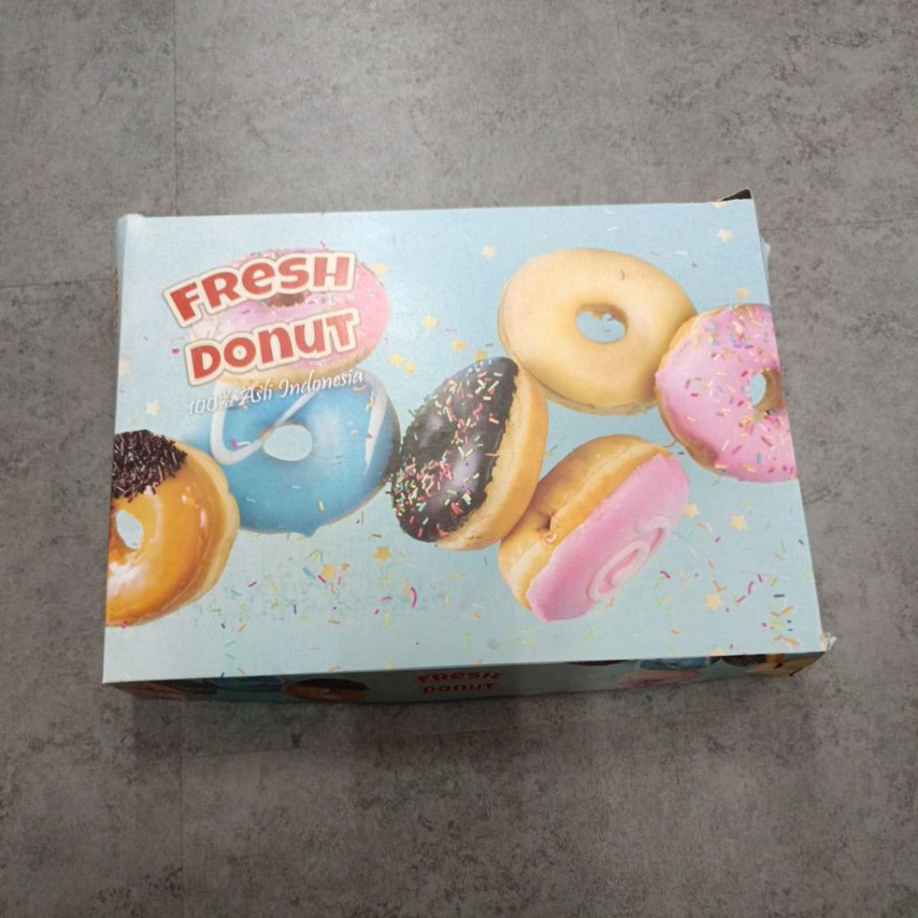 

kotak donat isi 12 donat besar