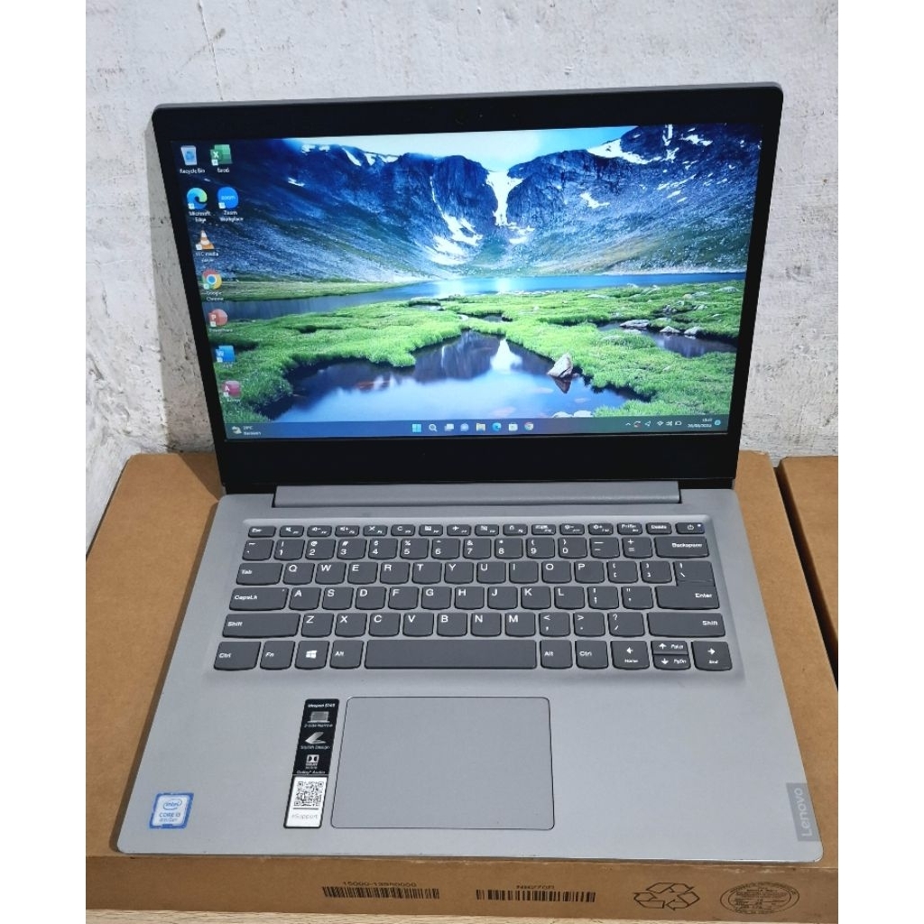 Laptop Lenovo Ideapad S145Core i3 Gen 8 Ram 8 SSD 256 Slim
Layar bisa 180°