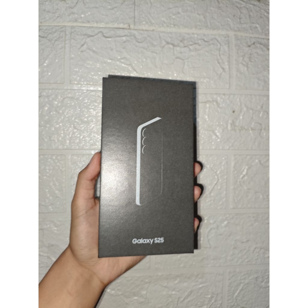 SAMSUNG S25 BASIC LIKE NEW