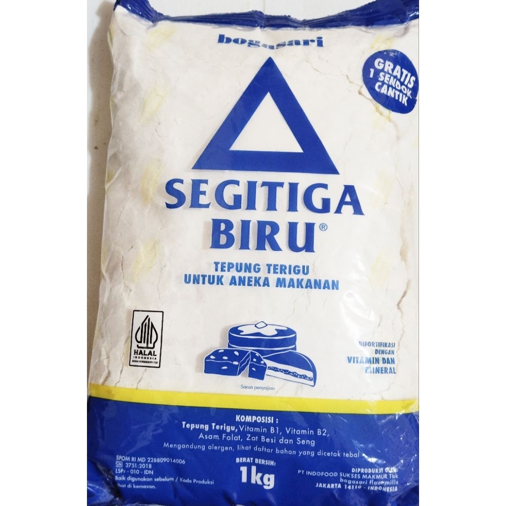 

Tepung Terigu Segitiga Biru 1Kg – Bogasari