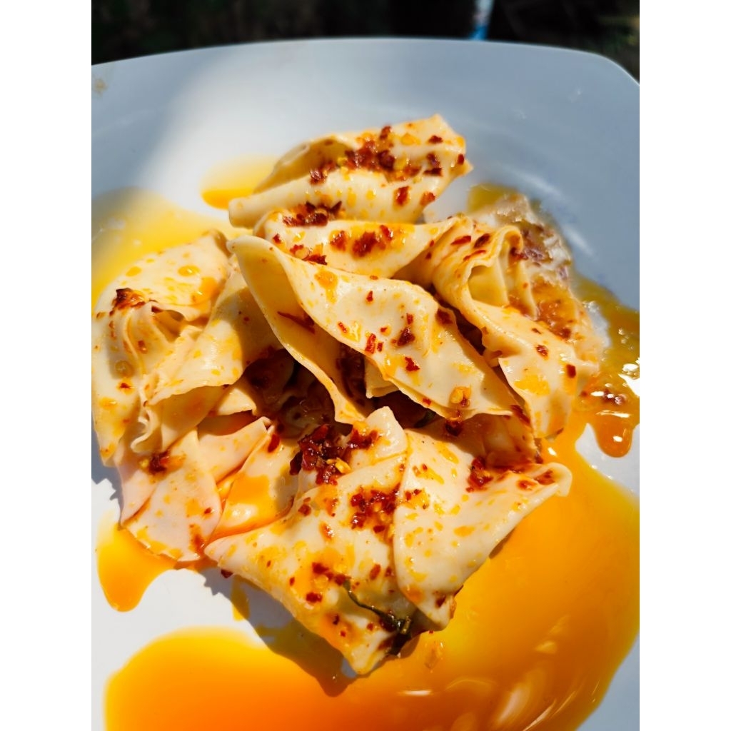 

Pangsit Chili oil Cemilane mawul bisa direbus dan digoreng