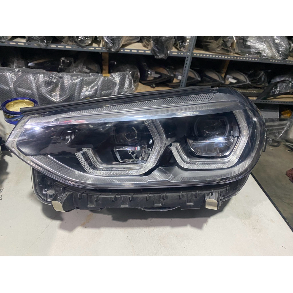 Headlamp lampu depan BMW X3 2020