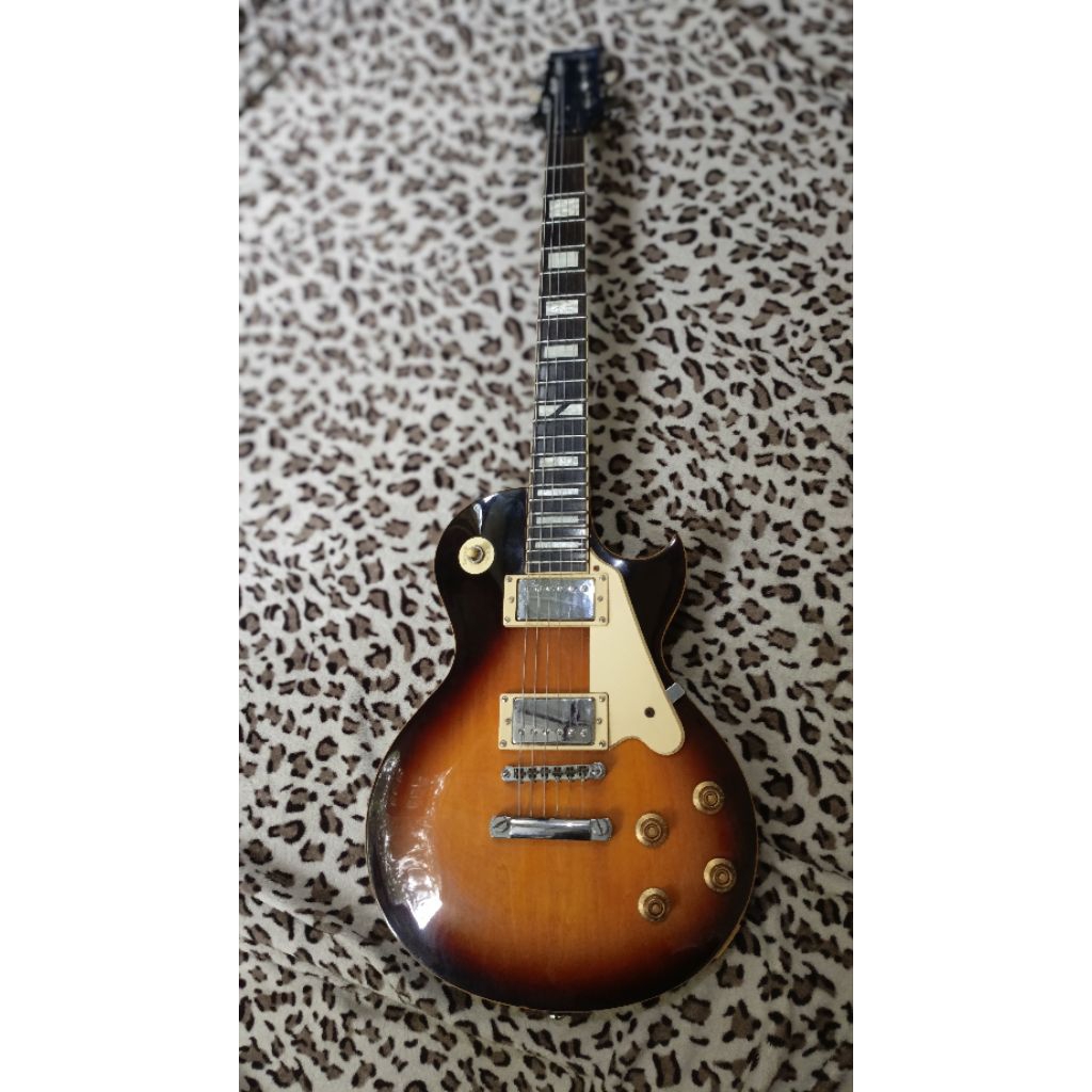 gitar original merk ARTROCK mulus