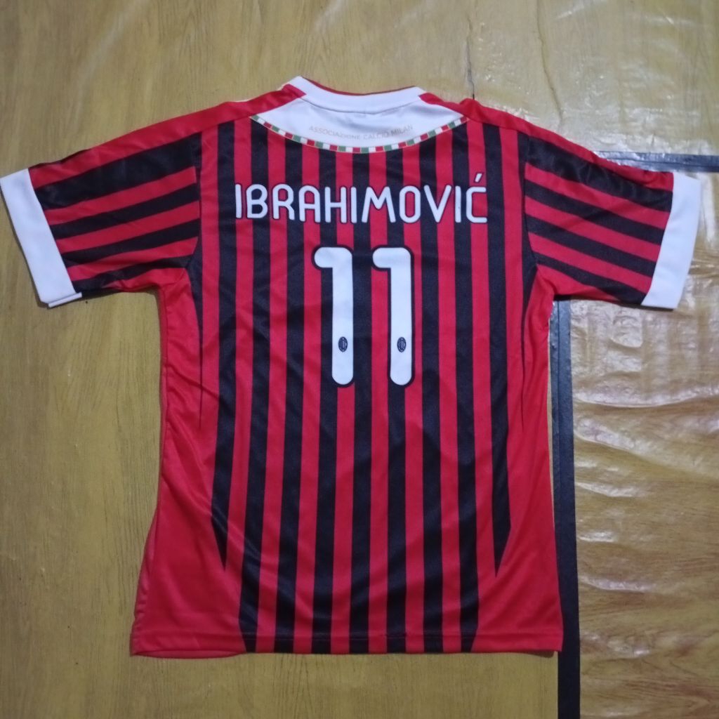(minus) Jersey Retro Ibrahimovic milan 2011/12