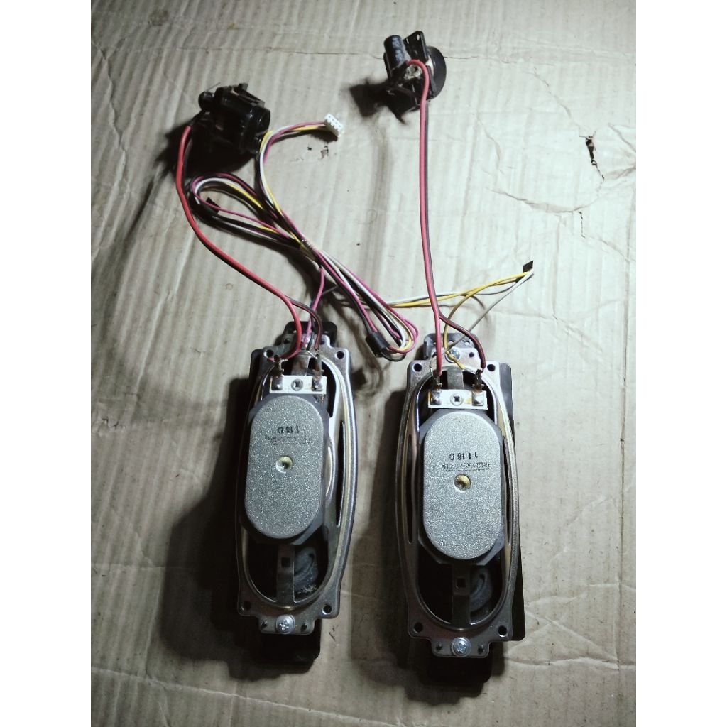 Speaker speker spiker tv polytron 20 inch 22 inch 24 inch