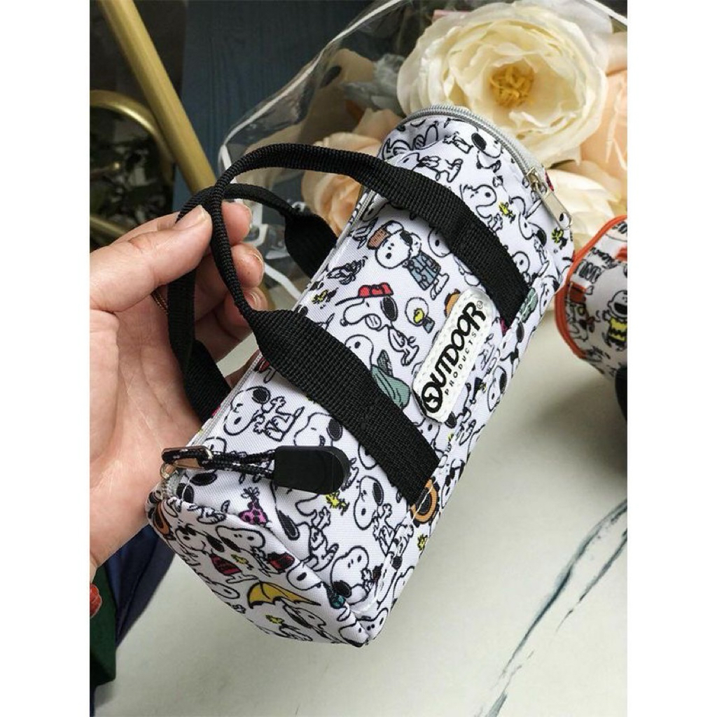 

[PREORDER] Tempat Pensil Snoopy Model Boston Bag – Oxford Waterproof