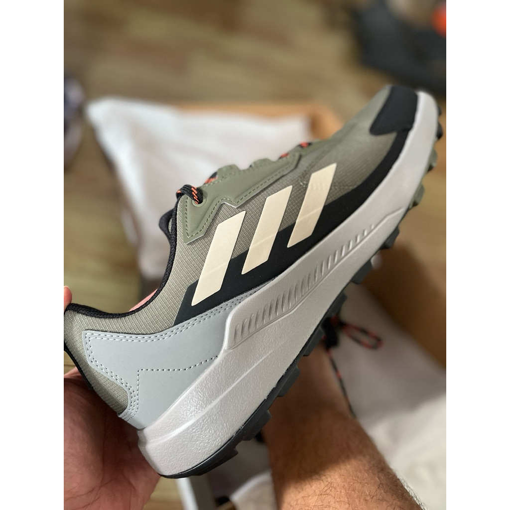 Sepatu Adidas terrex second