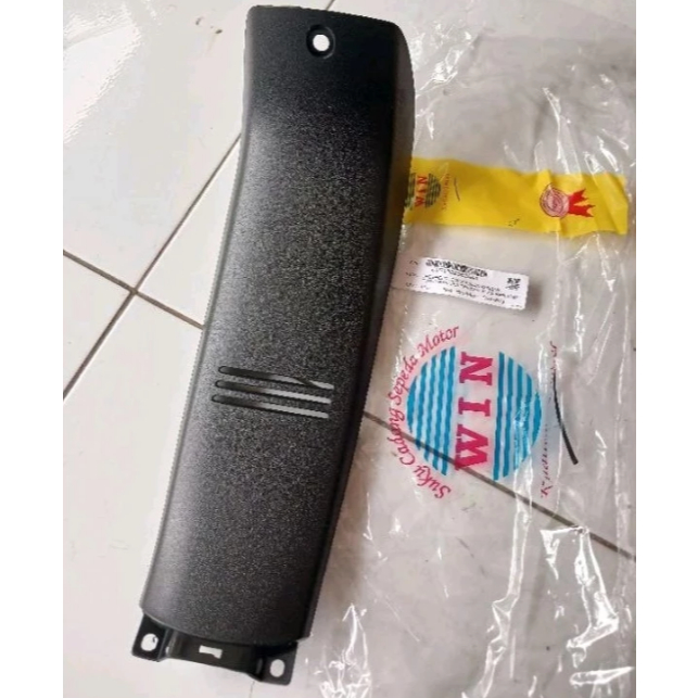 sambungan cover body karisma/tebeng/ legshield tengah atas karisma x/win