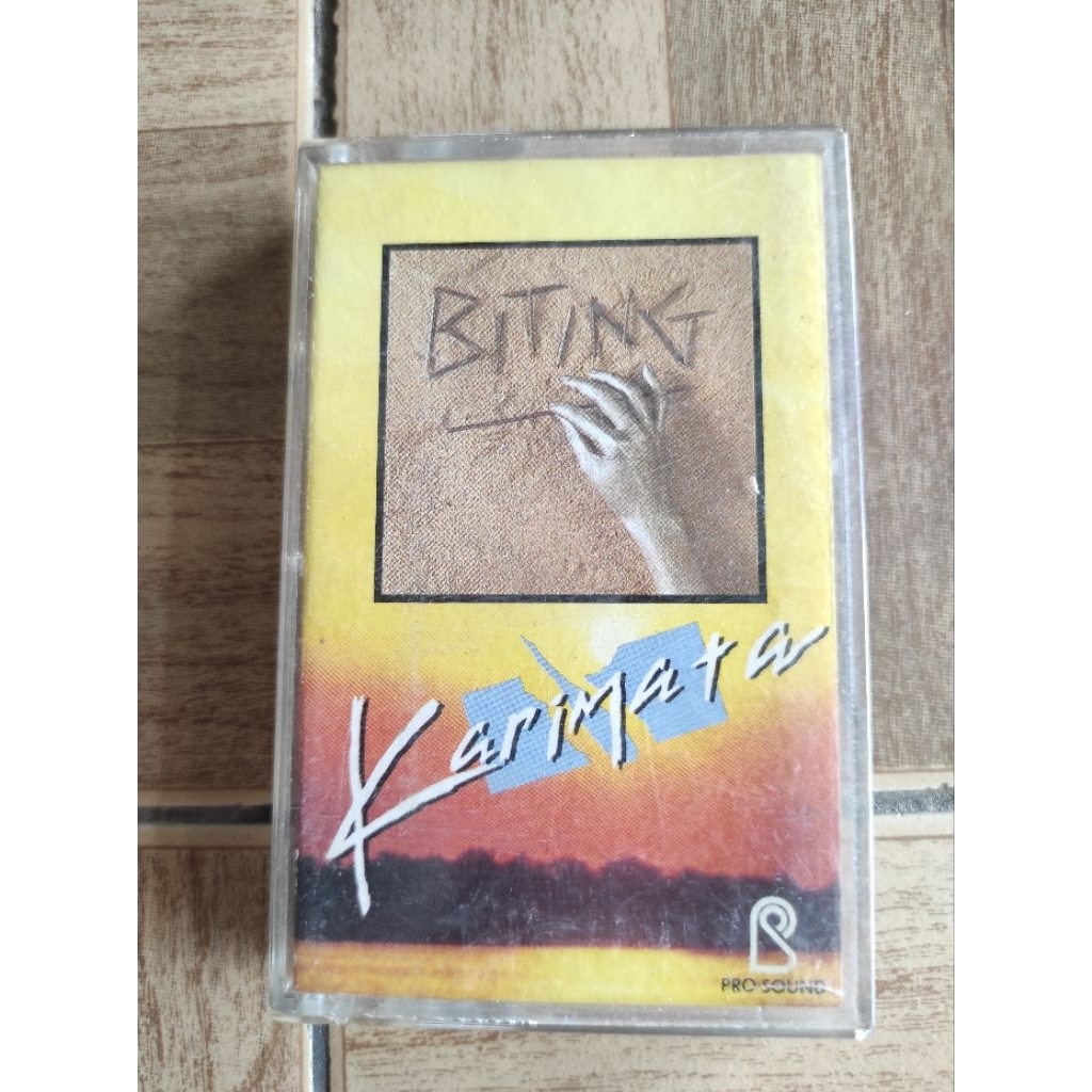 kaset pita KARIMATA "biting"