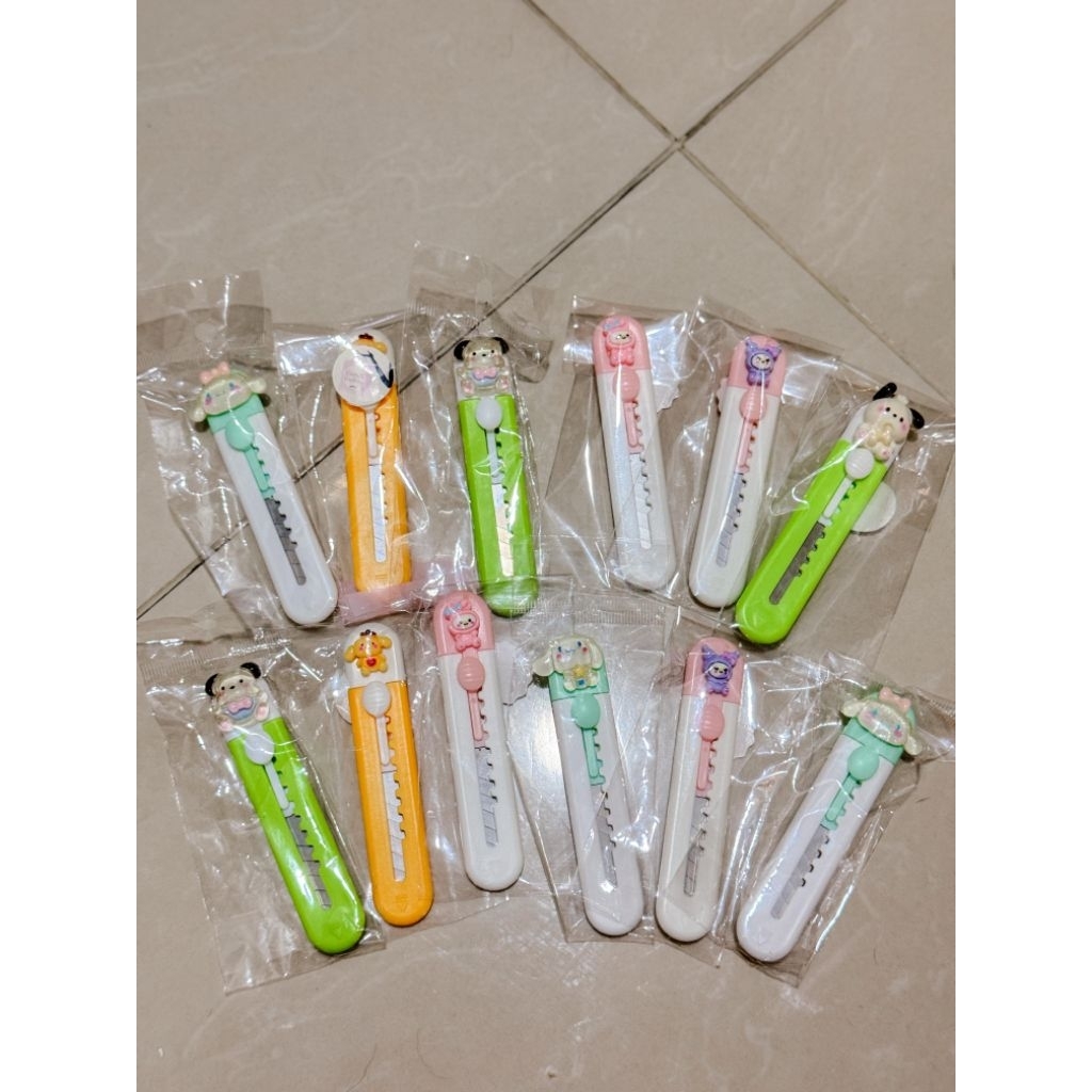 

Mini Cutter Karakter Sanrio warna pastel