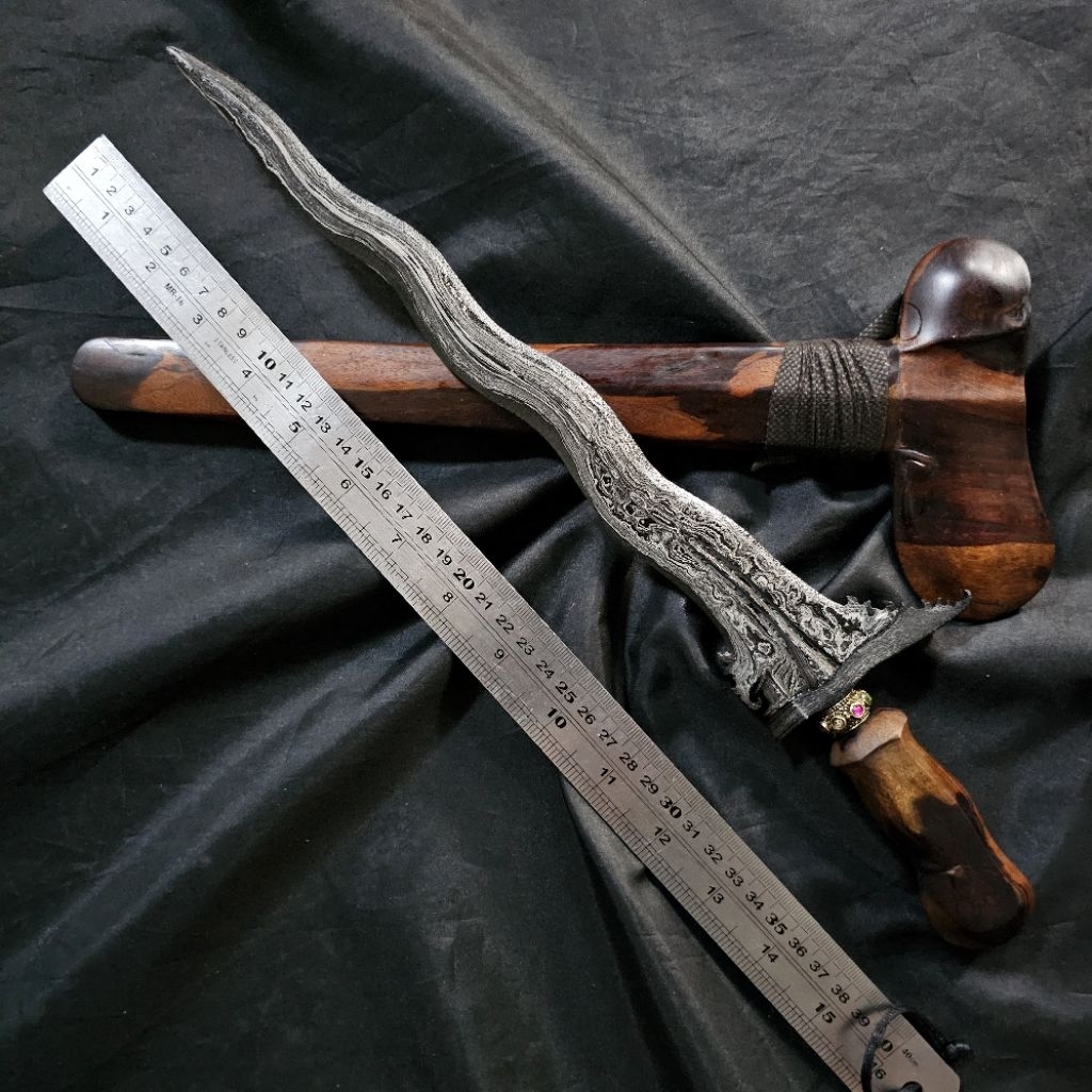 Keris Bali Seselet Luk 7 Pamor Adheg Rambut Wengkon Beras Wutah