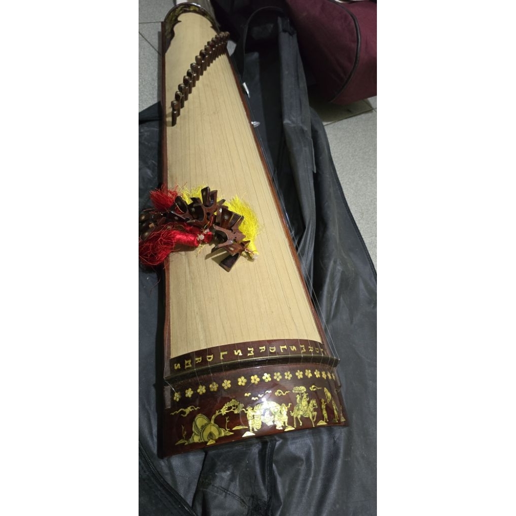 kecapi guzheng vietnam ..ukuran mini.. buat pajangan