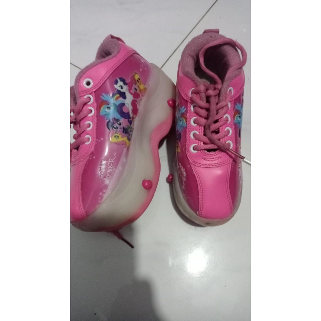 Sepatu roda second preloved