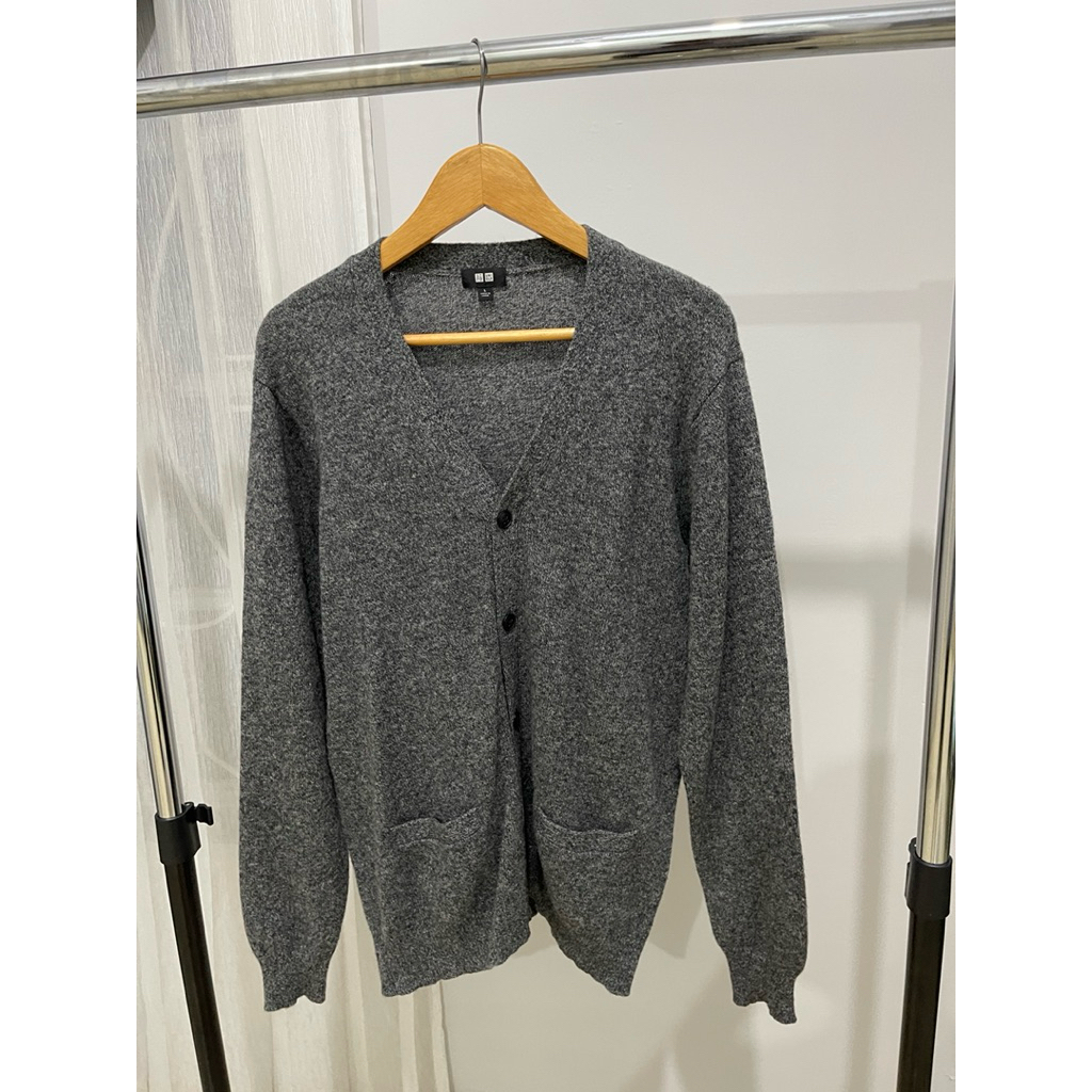 Cardigan uniqlo rajut wool abu gelap original 100%