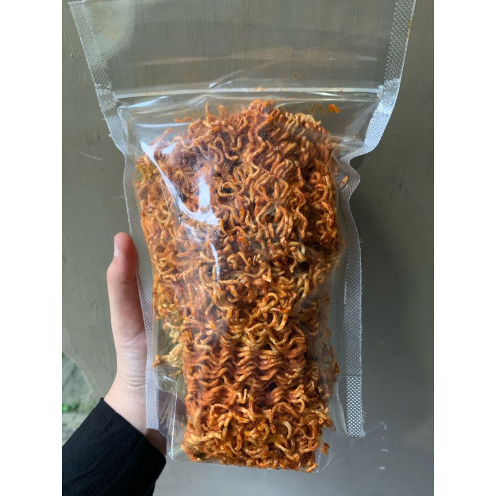 

Camilan mie goreng kriuk pedas gurih 200gr
