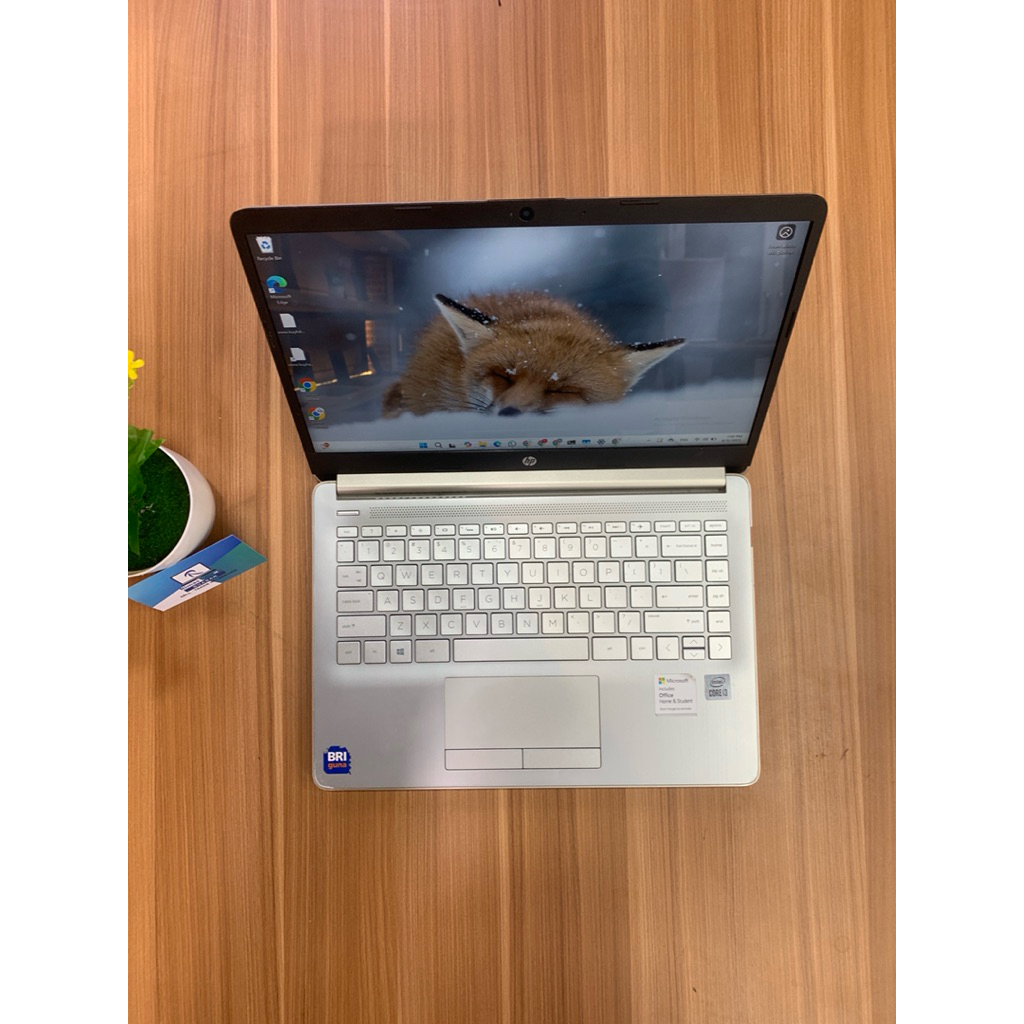 HP 14s i3 gen 10 RAM 8 / 256 GB SSD / SECOND