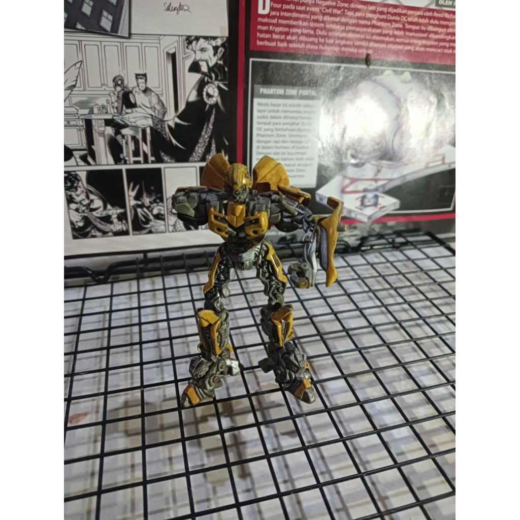 Action Figure Bumblebee Hasbro (Bekas)
