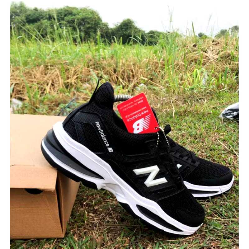 Sepatu Mizuno Pria Model Running Hitam Putih - Sepatu Olahraga Volly - Spatu Sneakers Pria Wanita Or