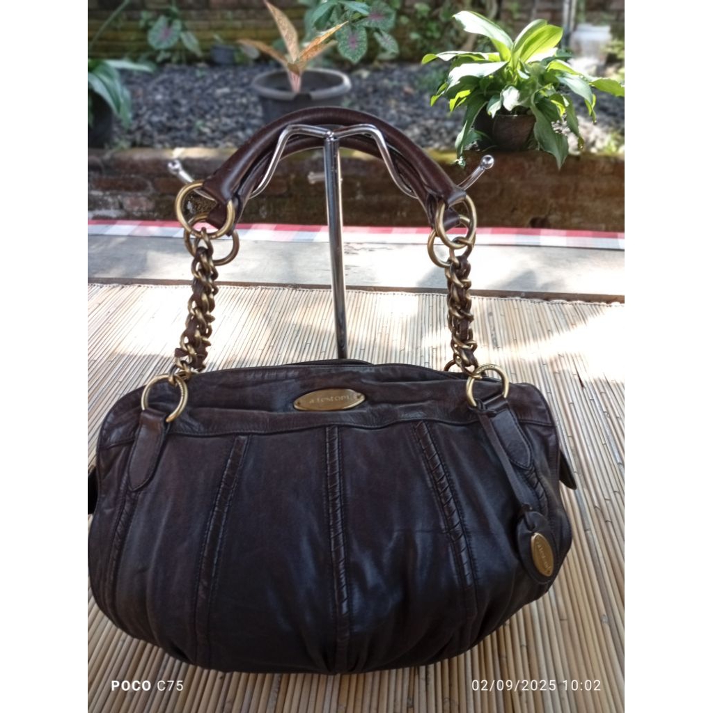 tas wanita, A. TESTONI