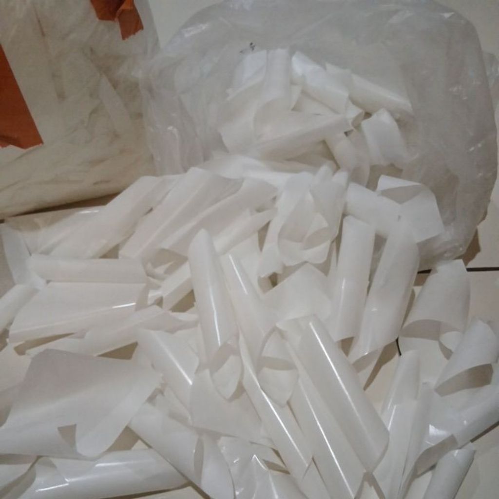 

Kertas kelupasan resi fungsi seperti kertas cacah 1 bungkus volume 1kg