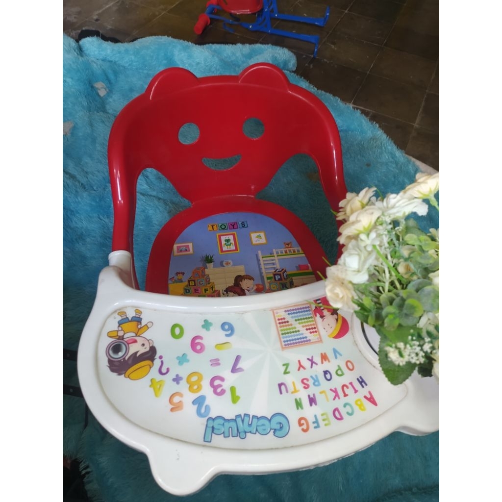 Preloved meja makan anak