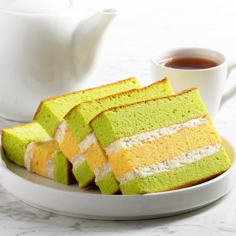 

LAPISLAPIS - Lapis Surabaya Pandan Cheese Slice